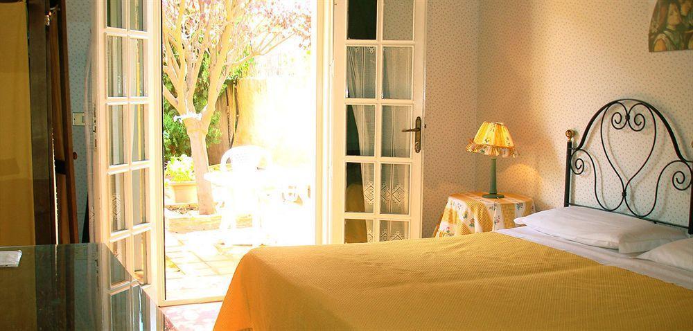 B&B Dolce Casa Syracuse Exterior photo